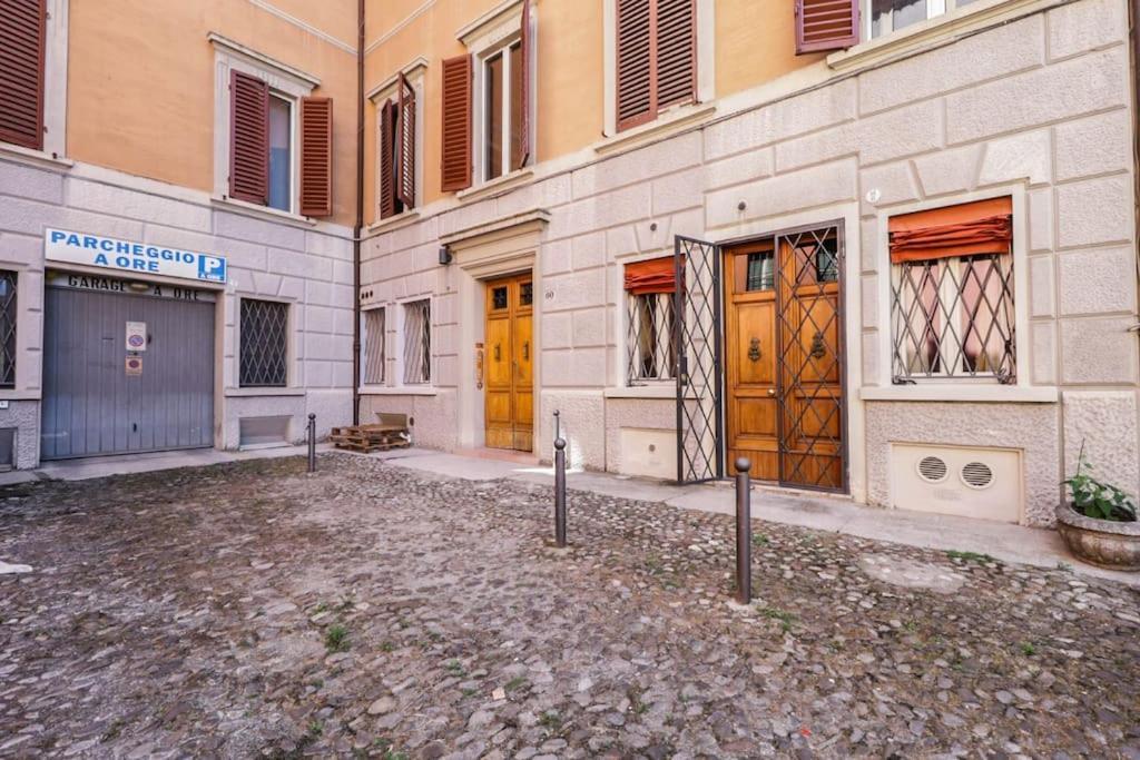 Ground Floor Luxe Historic Studio City Centre Apartment Bologna Ngoại thất bức ảnh