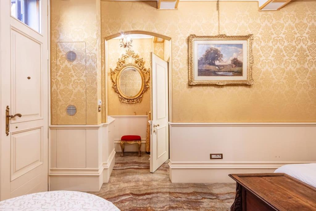Ground Floor Luxe Historic Studio City Centre Apartment Bologna Ngoại thất bức ảnh
