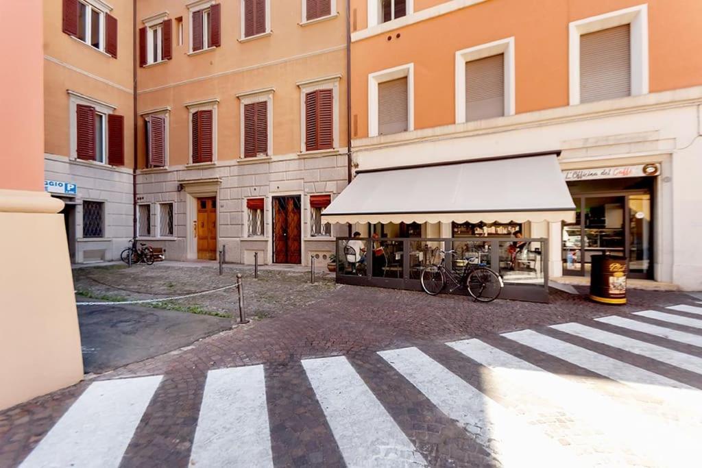 Ground Floor Luxe Historic Studio City Centre Apartment Bologna Ngoại thất bức ảnh