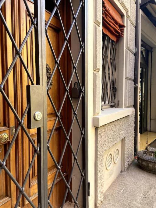 Ground Floor Luxe Historic Studio City Centre Apartment Bologna Ngoại thất bức ảnh